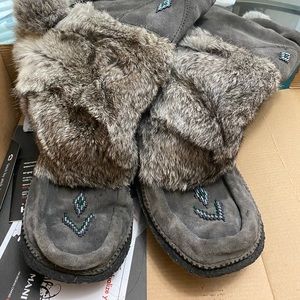 Size 7 grey Manitobah Mukluks.